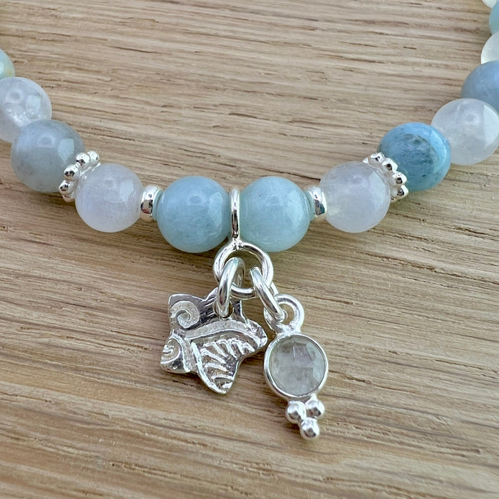 Edelsteinarmband Aquamarin & Mondstein - mit handgemachtem Silberanhänger
