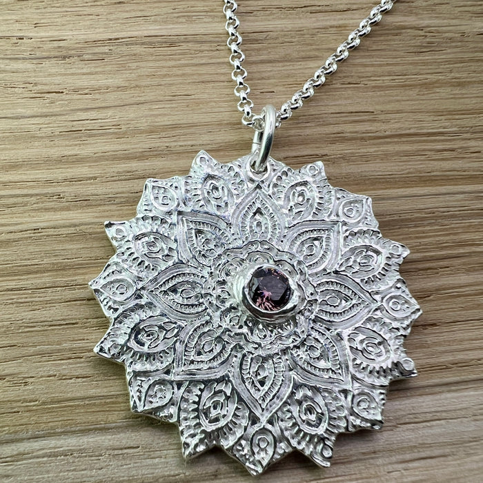 Silberanhänger - Mandala mit Zirkonia altrosa