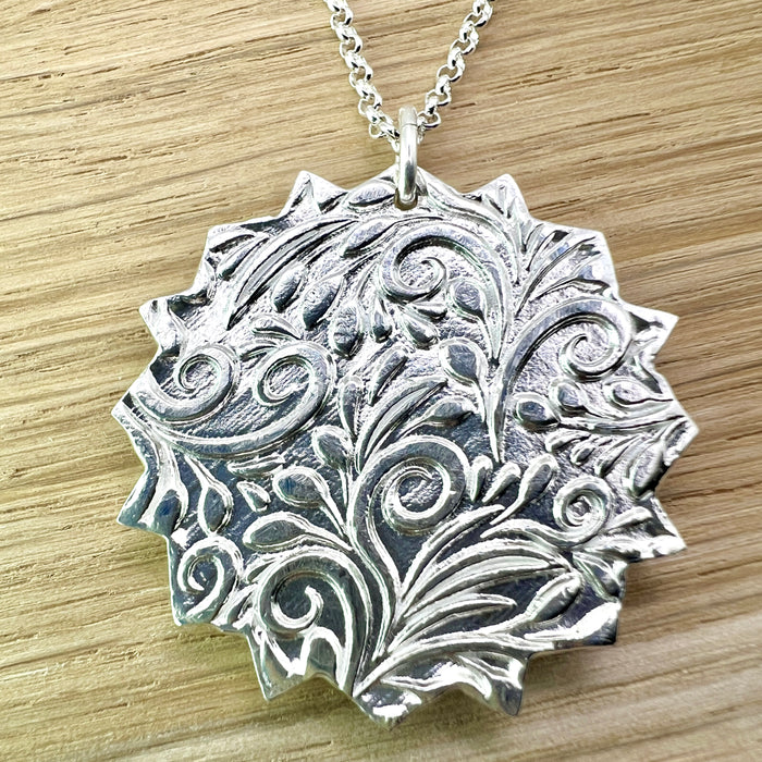 Silberanhänger - Mandala mit Zirkonia altrosa