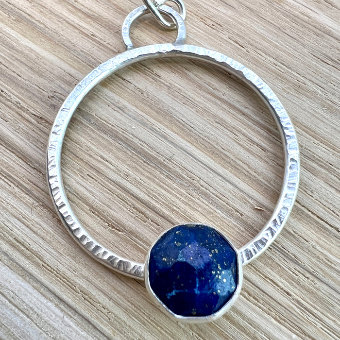 Silberohrhänger - rund mit Lapislazuli