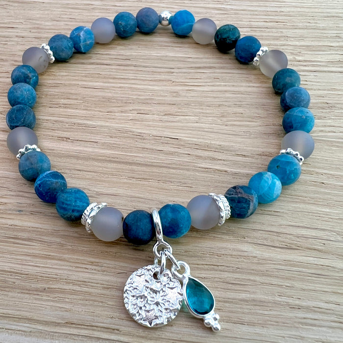 Apatit Edelsteinarmband matt  - mit handgemachtem Silberanhänger