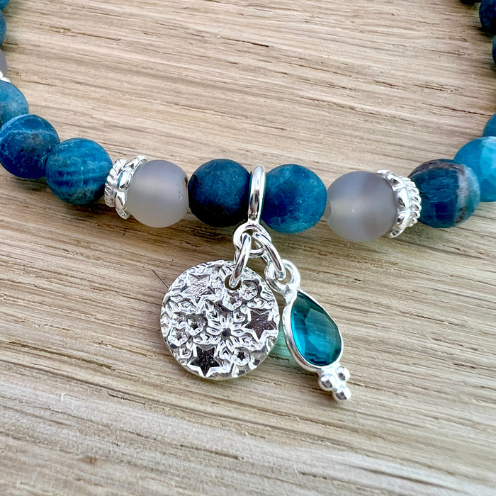 Apatit Edelsteinarmband matt  - mit handgemachtem Silberanhänger