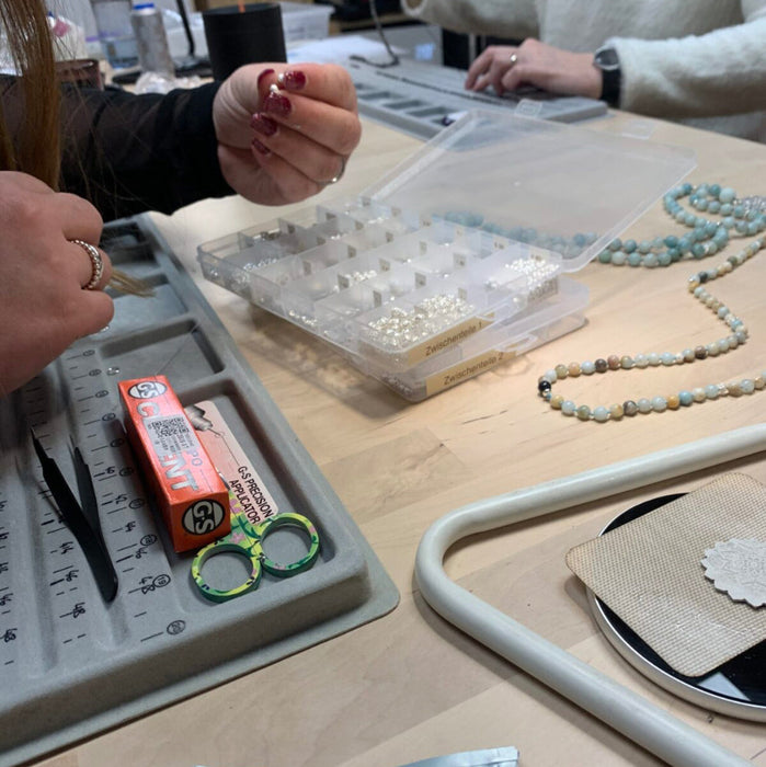 Kurs: Mala Kette knüpfen und Silberanhänger herstellen