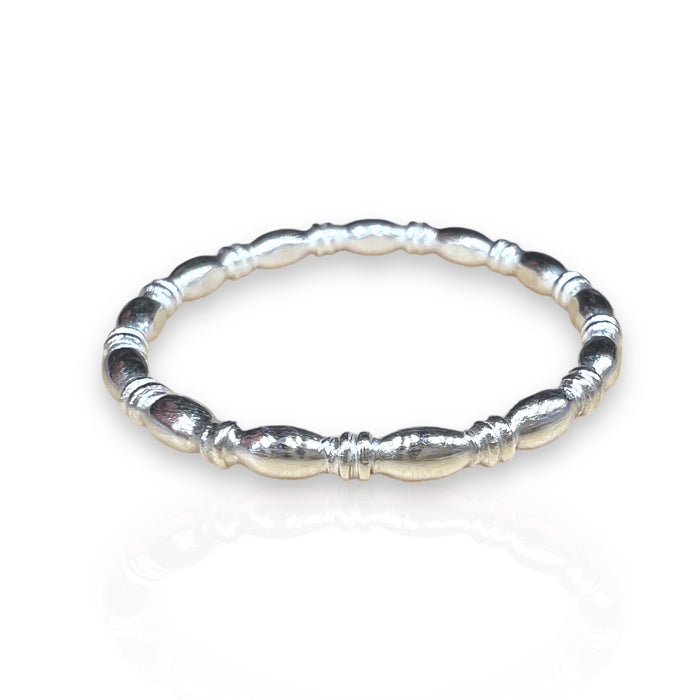 Ring Olivia – Silberring in Olivenform